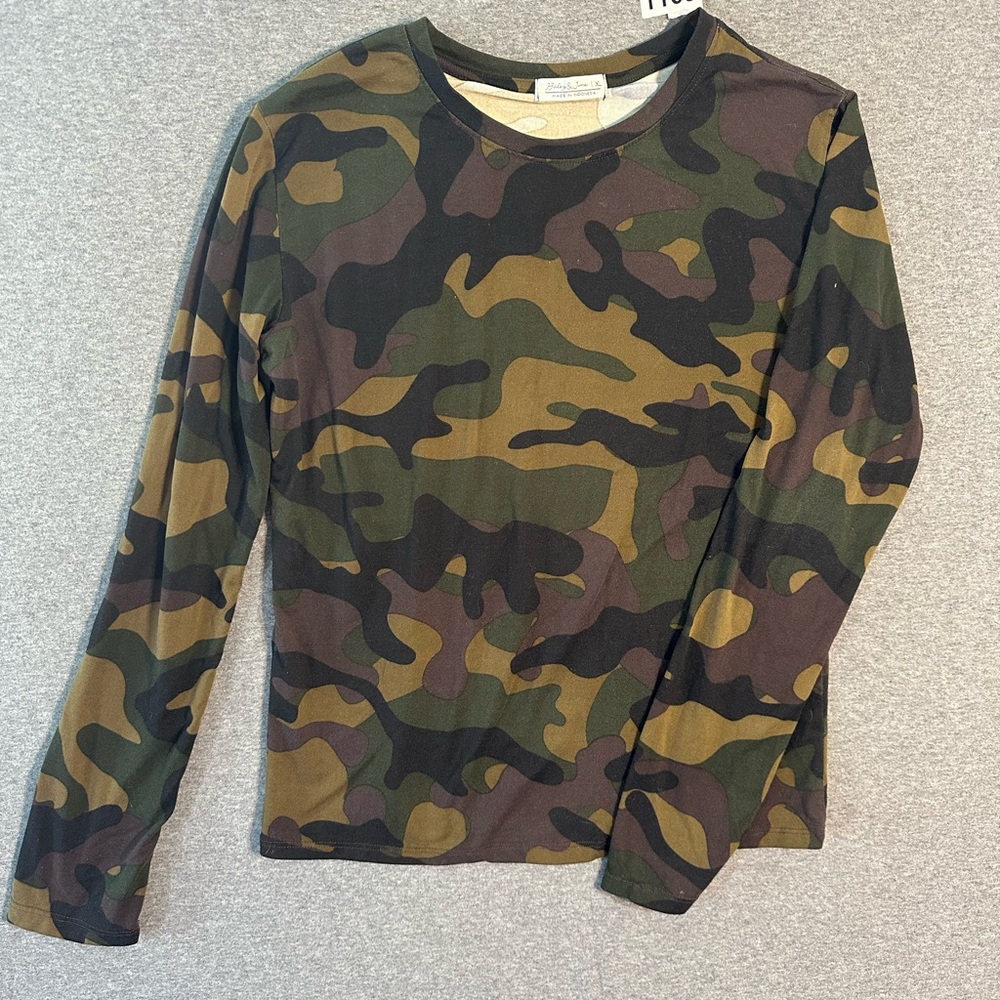 Haley and June XL Camouflage Long Sleeve Tee *Measures like a small*